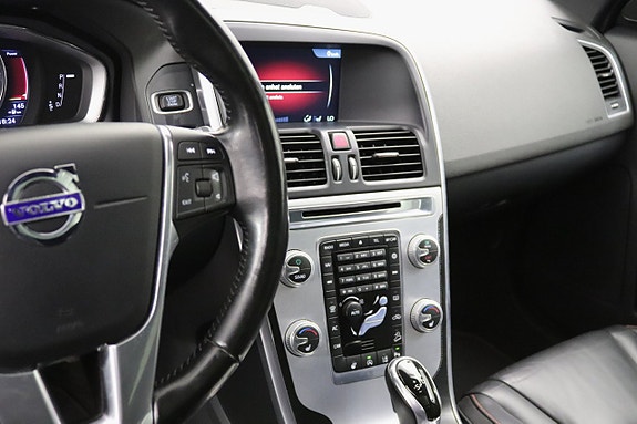 Volvo XC60 15 of 30