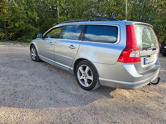 Volvo V70 4 of 6