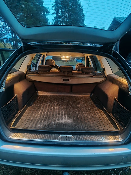 Mercedes-Benz E200 9 of 11