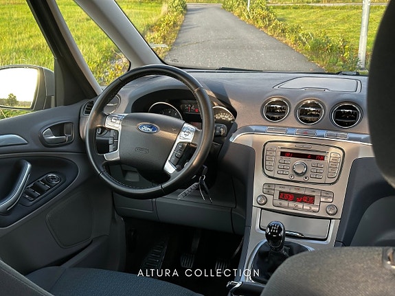 Ford Galaxy 13 of 23