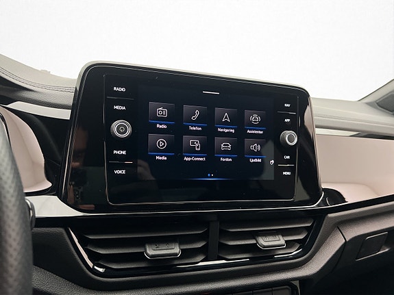 Volkswagen T-Roc 20 of 26