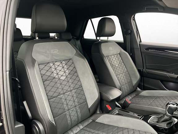 Volkswagen T-Roc 14 of 26