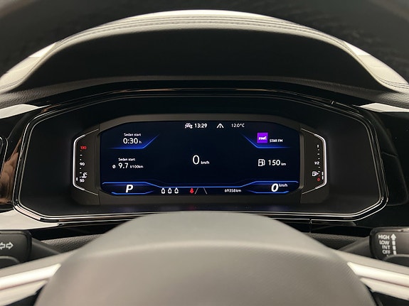 Volkswagen T-Roc 13 of 26