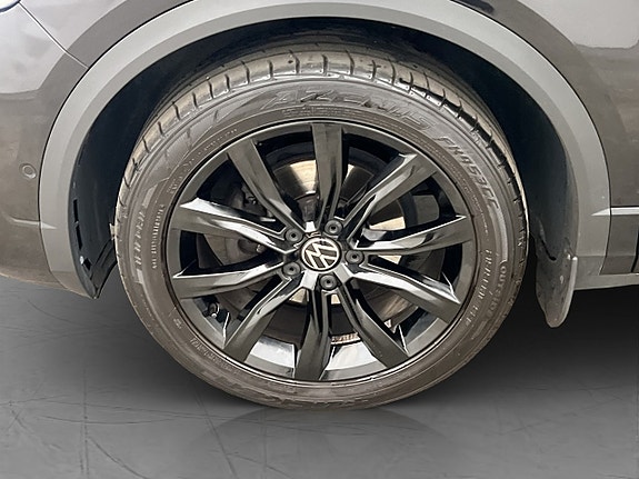 Volkswagen T-Roc 23 of 26