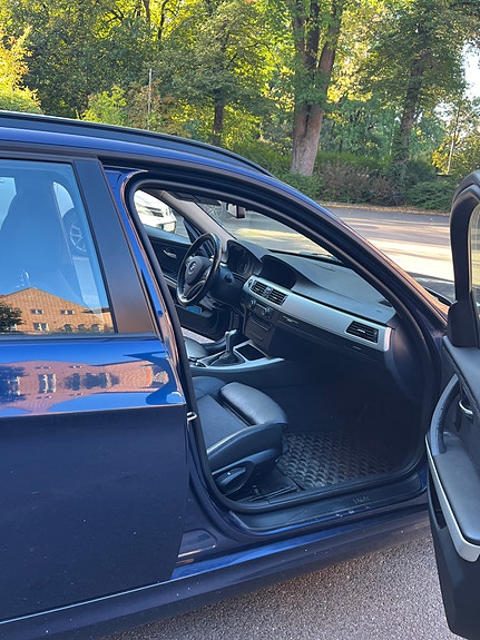 BMW 320i 6 of 13
