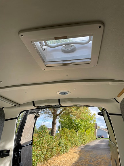 Nissan NV200 7 of 10
