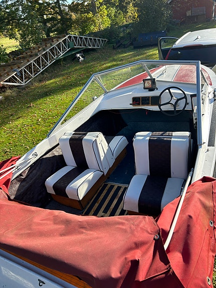 Ryds Hajen Sport med Evinrude 70 hk + trailer 2 of 4