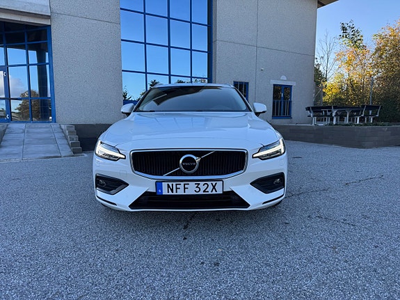 Volvo XC60 2 of 25