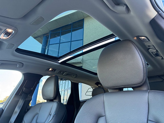 Volvo XC60 16 of 25