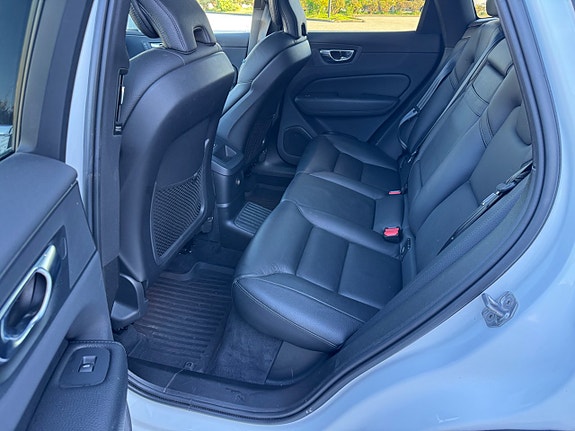 Volvo XC60 12 of 25
