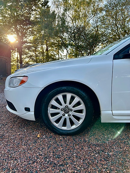 Volvo V70 7 of 14