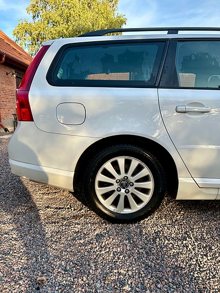 Volvo V70 9 of 14