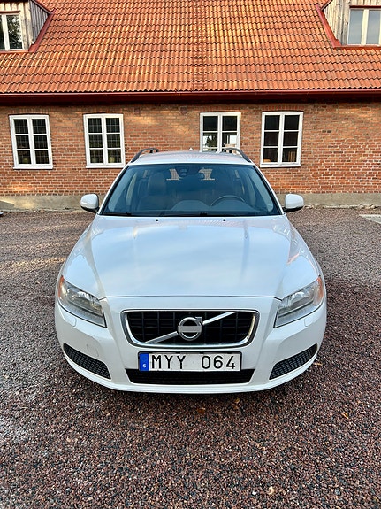 Volvo V70 6 of 14