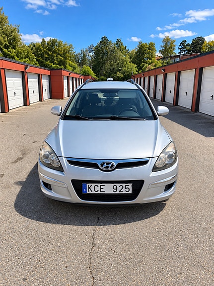 Hyundai i30 2 of 5