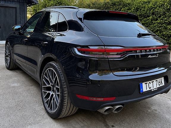Porsche Macan S 3 of 8
