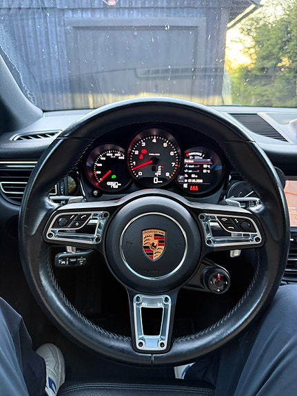 Porsche Macan S 8 of 8