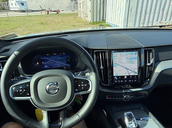 Volvo XC60 5 of 16