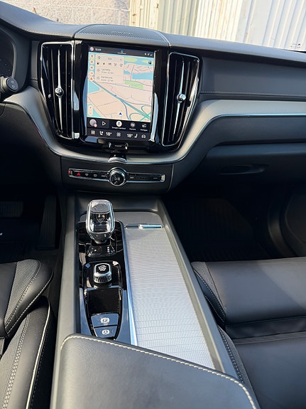 Volvo XC60 6 of 16