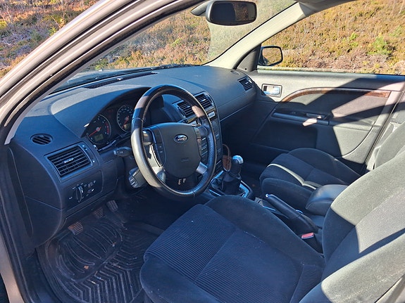 Ford Mondeo 4 of 5