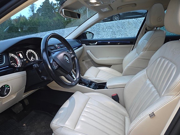 Skoda Superb 7 of 11