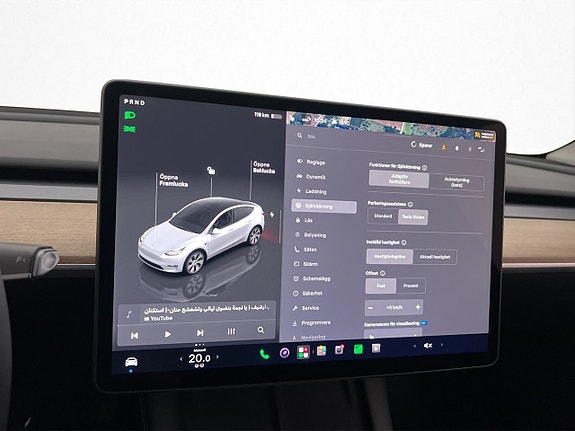 Tesla Model Y 24 of 30