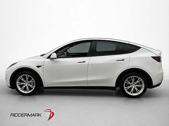 Tesla Model Y 5 of 30