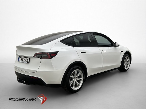 Tesla Model Y 9 of 30