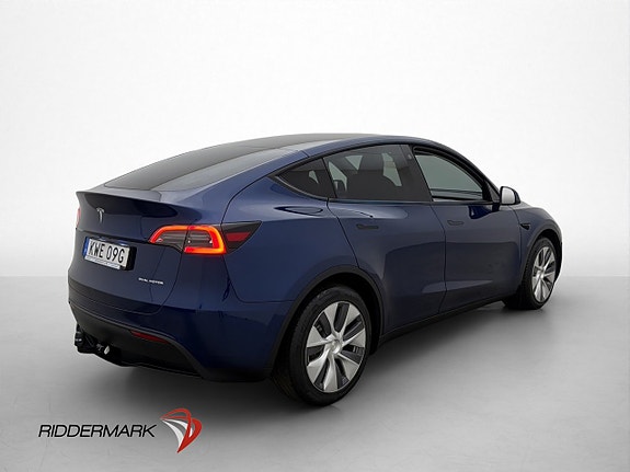 Tesla Model Y 9 of 30