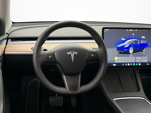 Tesla Model Y 13 of 30