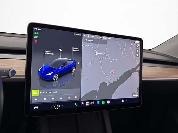 Tesla Model Y 21 of 30