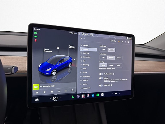 Tesla Model Y 23 of 30