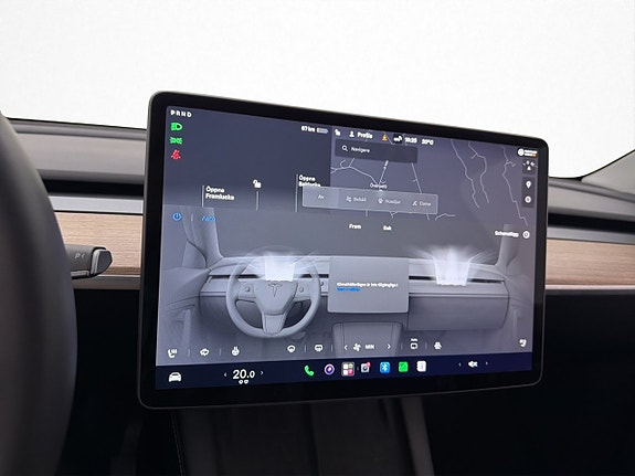 Tesla Model Y 28 of 30