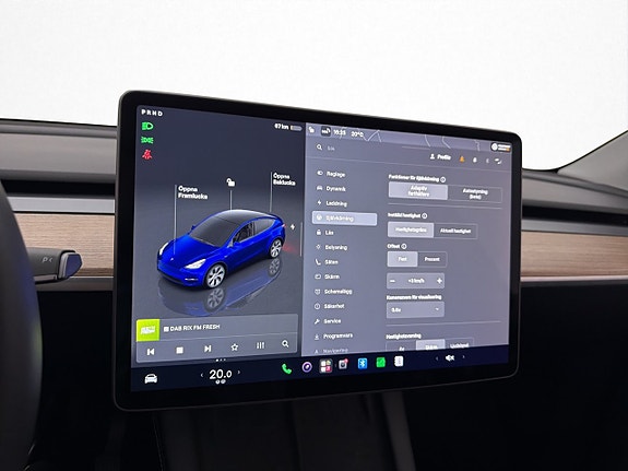 Tesla Model Y 24 of 30