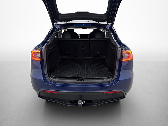 Tesla Model Y 30 of 30
