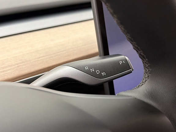 Tesla Model Y 20 of 30