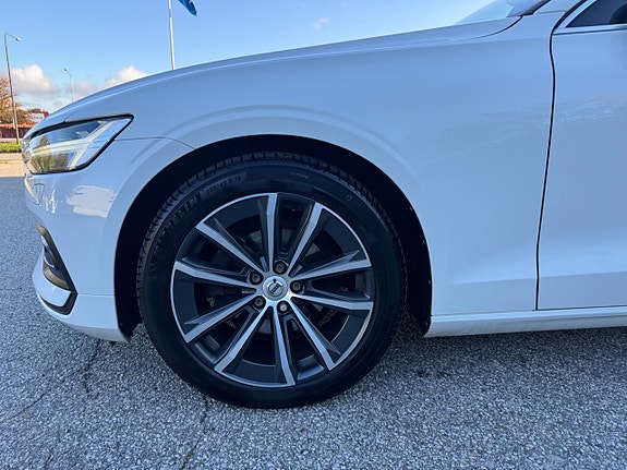 Volvo V60 9 of 21