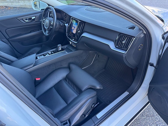 Volvo V60 13 of 21