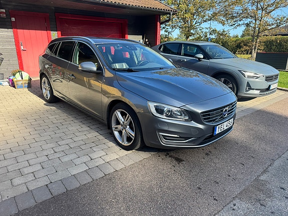 Volvo V60 2 of 7