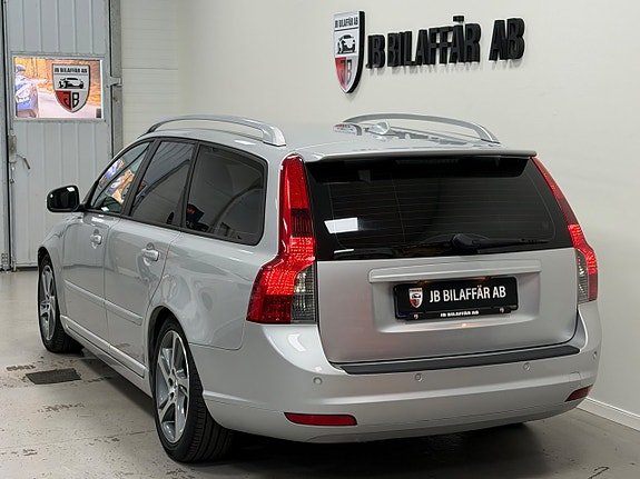Volvo V50 5 of 22