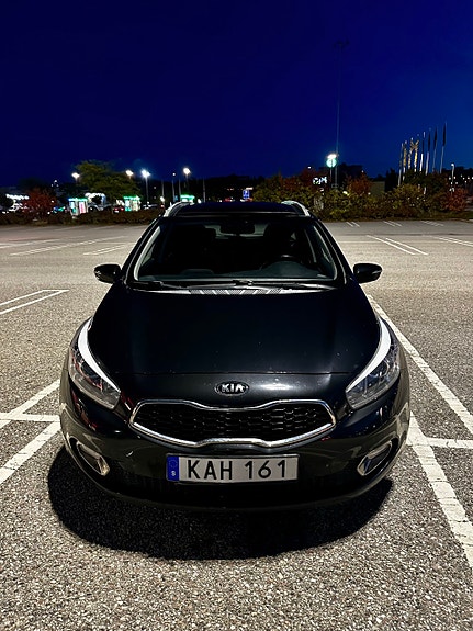 Kia Ceed 2 of 9