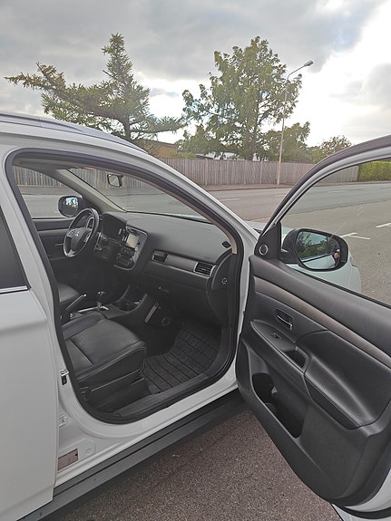 Mitsubishi Outlander 8 of 12
