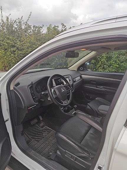 Mitsubishi Outlander 9 of 12