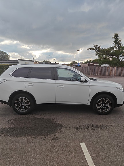 Mitsubishi Outlander 4 of 12