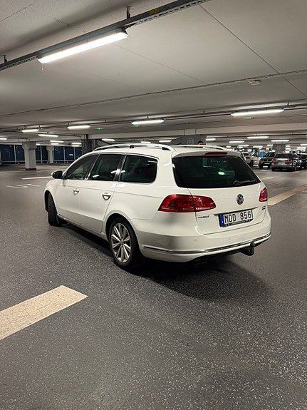 Volkswagen Passat 3 of 14