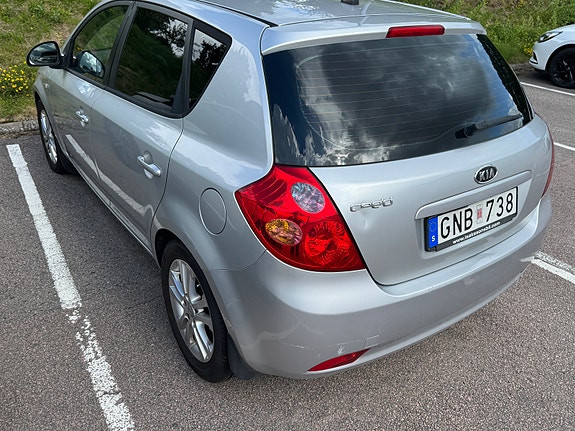 Kia Ceed 3 of 6