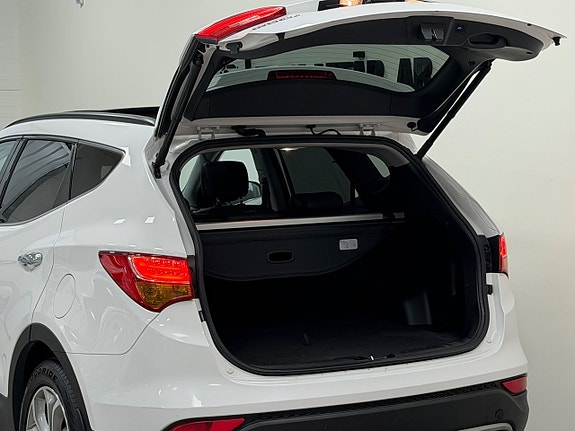 Hyundai Santa Fe 24 of 28