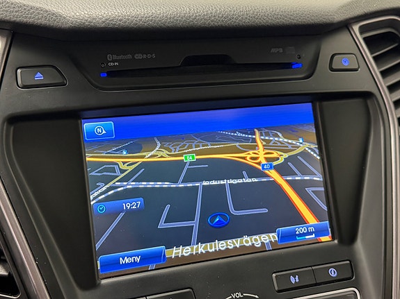 Hyundai Santa Fe 17 of 28