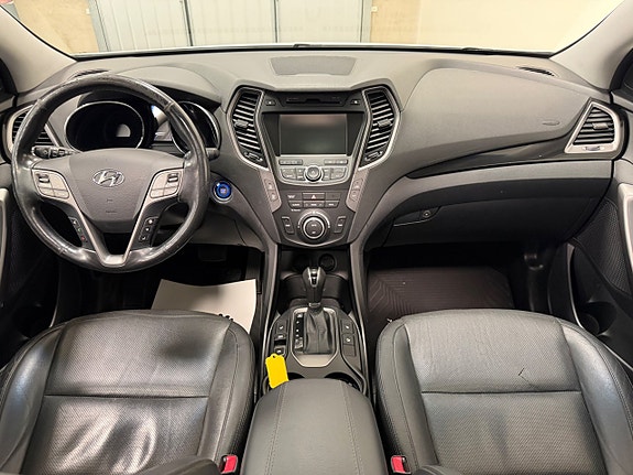 Hyundai Santa Fe 14 of 28