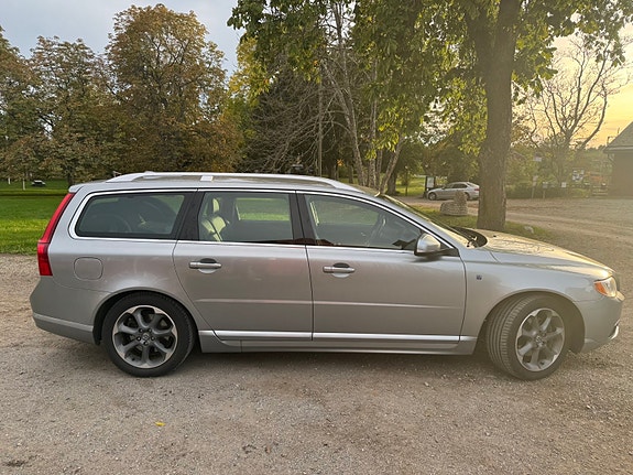 Volvo V70 8 of 13