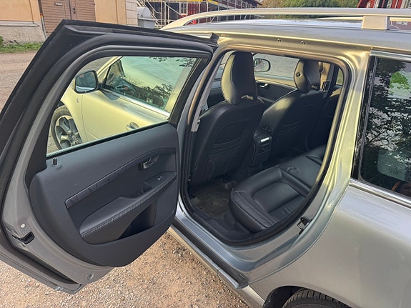 Volvo V70 9 of 13